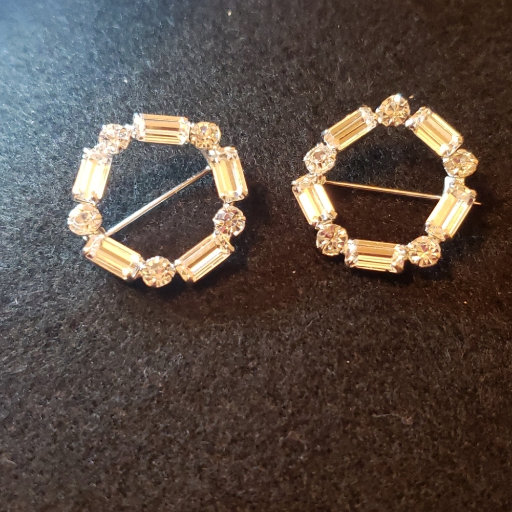 Sparkling pins- a pair